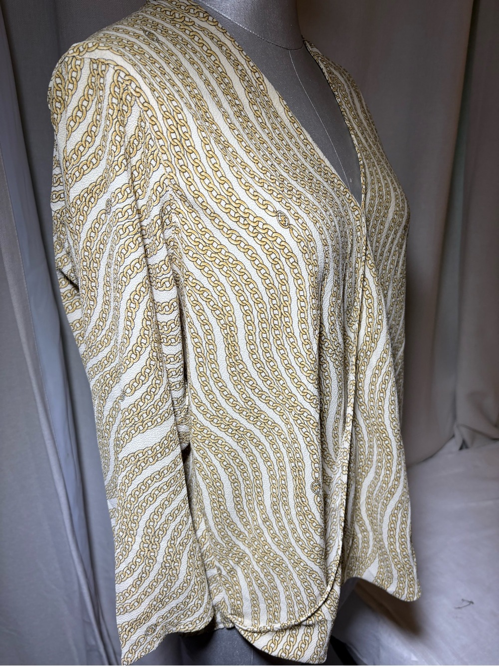 MICHAEL Michael Kors Gold Chain Print Faux Wrap Top L Quiet Luxury 3/4 Sleeve - Picture 6 of 12